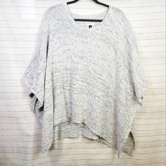 UNIVERSAL THREAD GRAY KNIT PONCHO, ONE SIZE FITS MOST - Picture 2 of 11